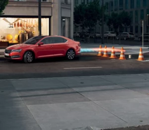 Skoda Superb - aide au stationnement : manoeuvre assist