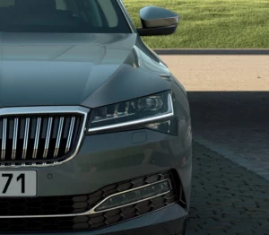 Skoda Superb - extérieur : phares avants full led